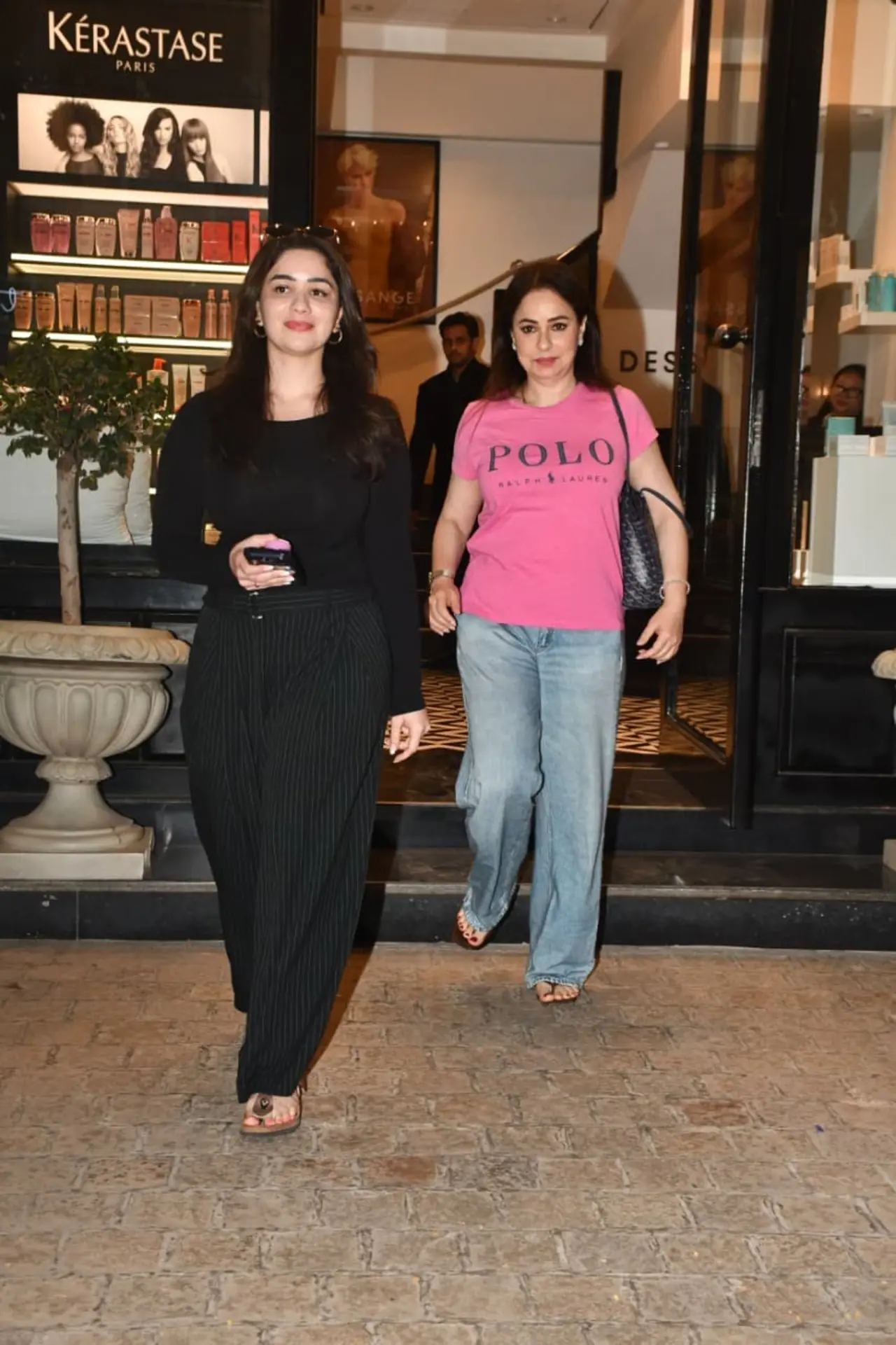 Ahead of Arjun Tendulkar's wedding, Sara and Anjali Tendulkar were seen exiting a salon in Bandra after a haircare session.